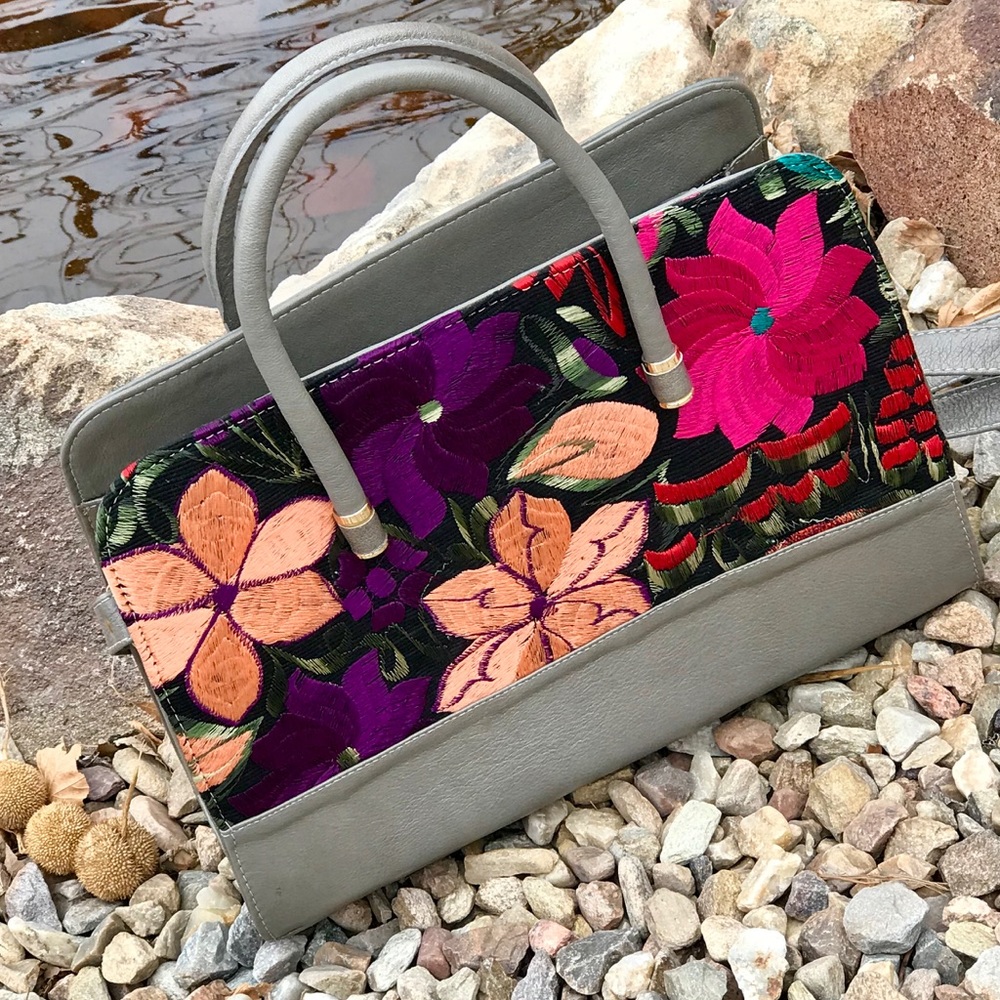 Genuine Leather Handbag floral embroidery - Picture 2 of 7